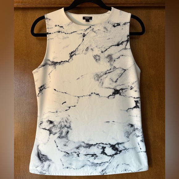 Express Body Contour top size large - Picture 2 of 6